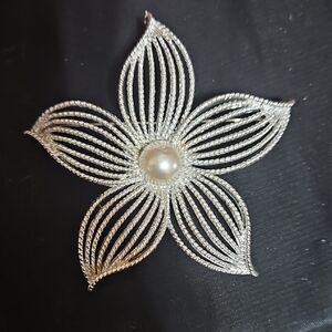 Sarah Coventry  Flower Brooch Faux Pearl